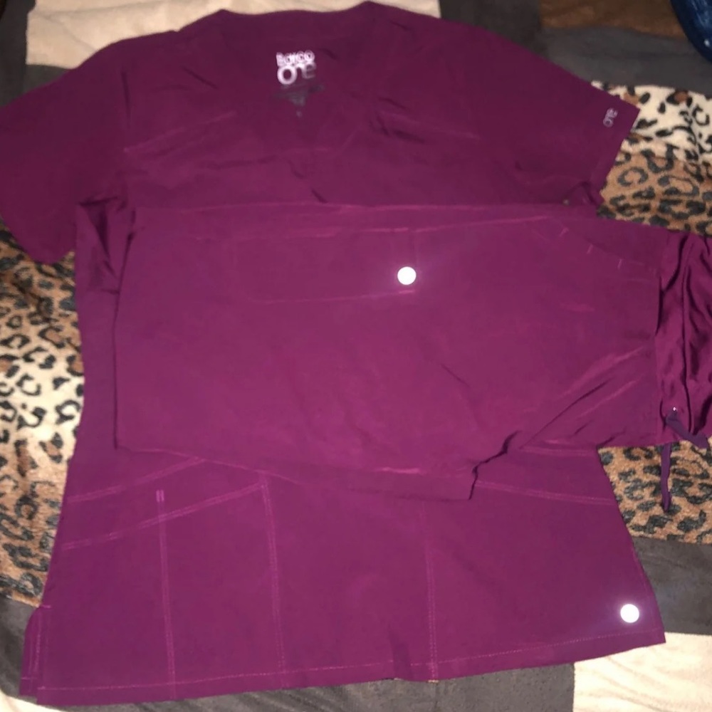 Barco one scrub set. Small. New. Burgundy